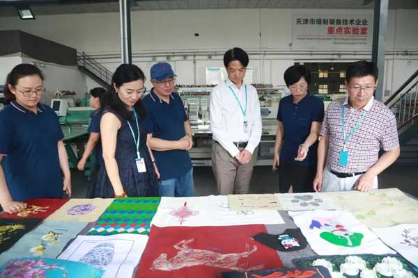 中國服裝協(xié)會一行人參觀寶盈 中國服裝協(xié)會一行人參觀寶盈6.jpg