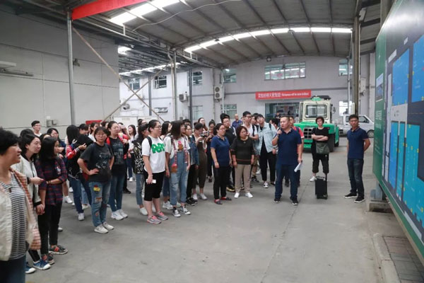 帶領師生參觀富怡工廠 帶領師生參觀富怡工廠