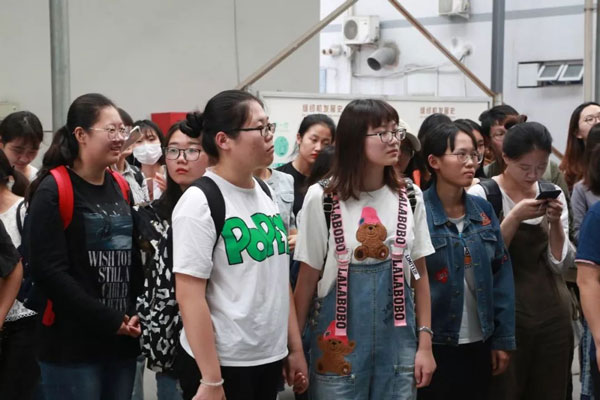 參觀富怡縫紉機車間 參觀富怡縫紉機車間