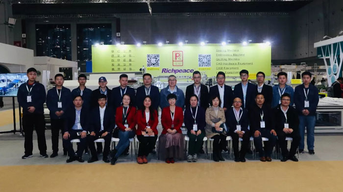 上海家紡展合影 上海家紡展合影.jpg