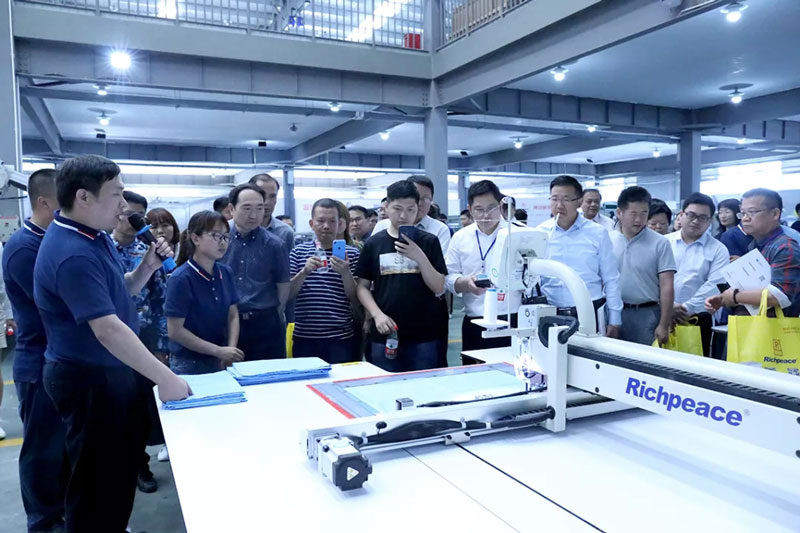 床品專委會年會人員參觀上工富怡 床品專委會年會人員參觀上工富怡