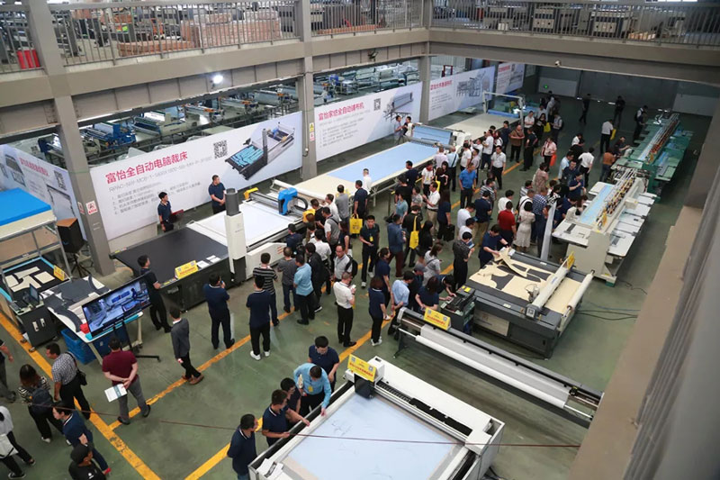 床品專委會年會人員參觀上工富怡7